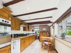 Kitchen/Breakfast room- click for photo gallery